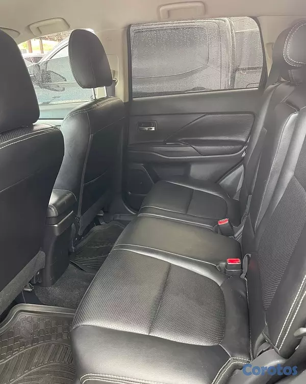 jeepetas y camionetas - MITSUBISHI OUTLANDER 2015 10