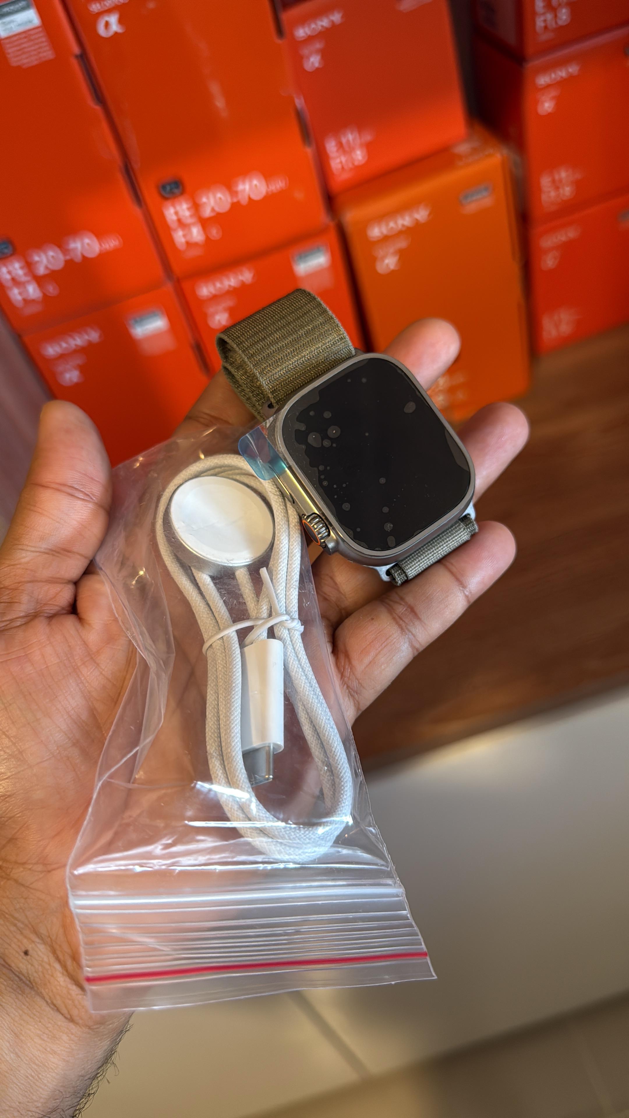 accesorios para electronica - Apple Watch Ultra 2 49mm Natural Ti RD$ 31,800 NEG