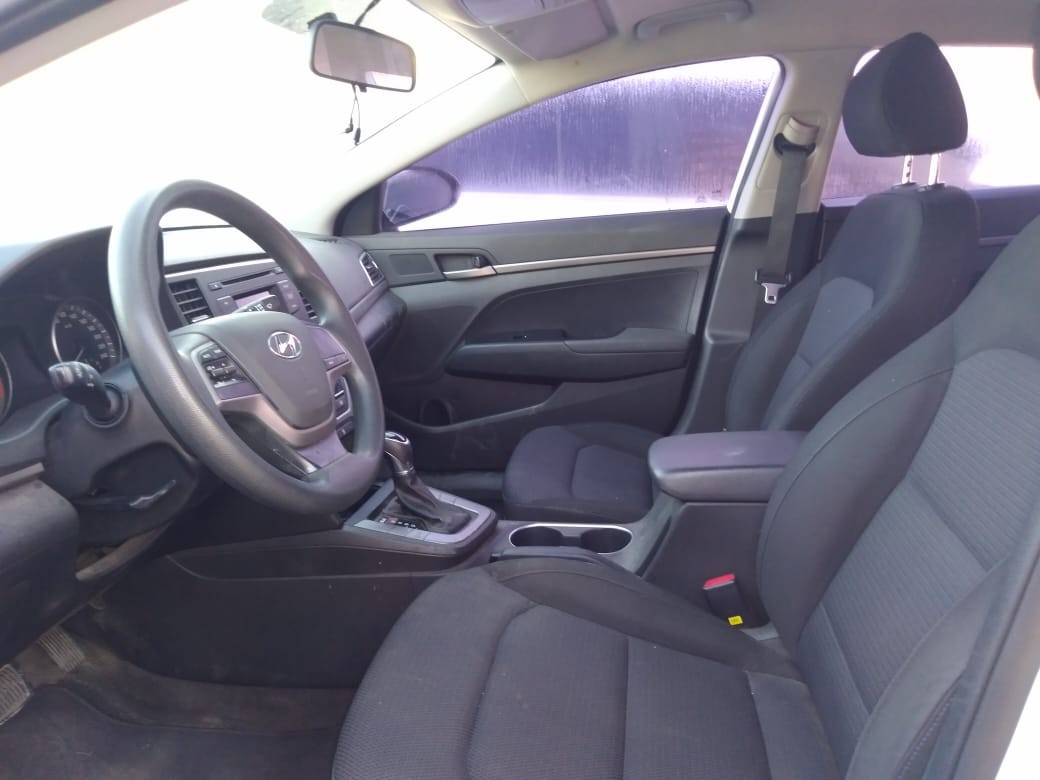 carros - HYUNDAI AVANTE 2017 BLANCODESDE: RD$700,100.00 3