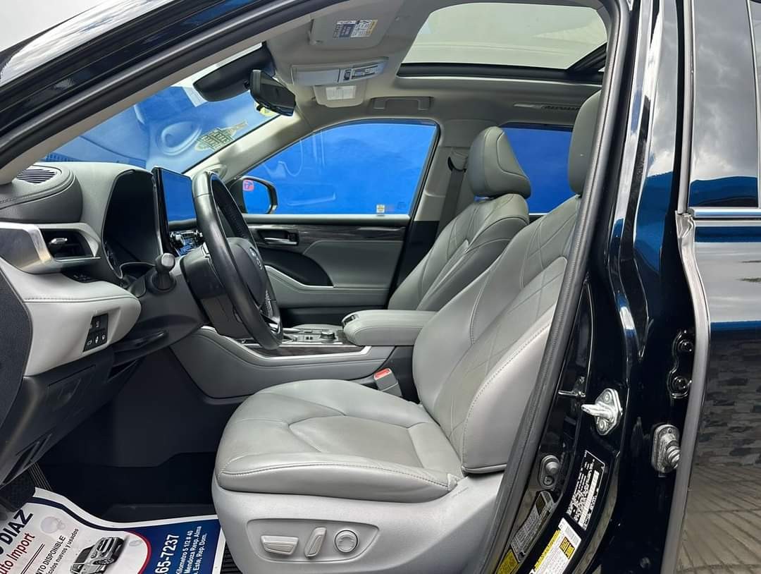 jeepetas y camionetas - 2020 Toyota Highlander Platinum 4x4Tres fila de asientos, Clean Carfax. 4