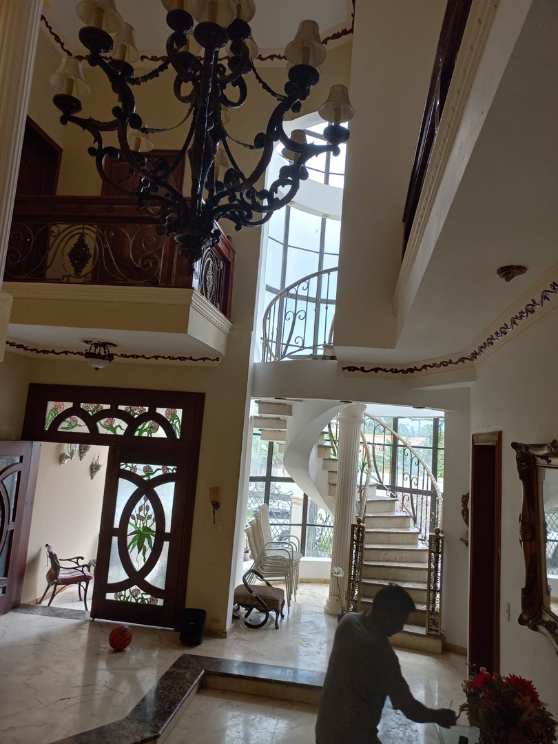 casas - Venta de mansión con 600mts en vista hermosa zona oriental Santo Domingo  8