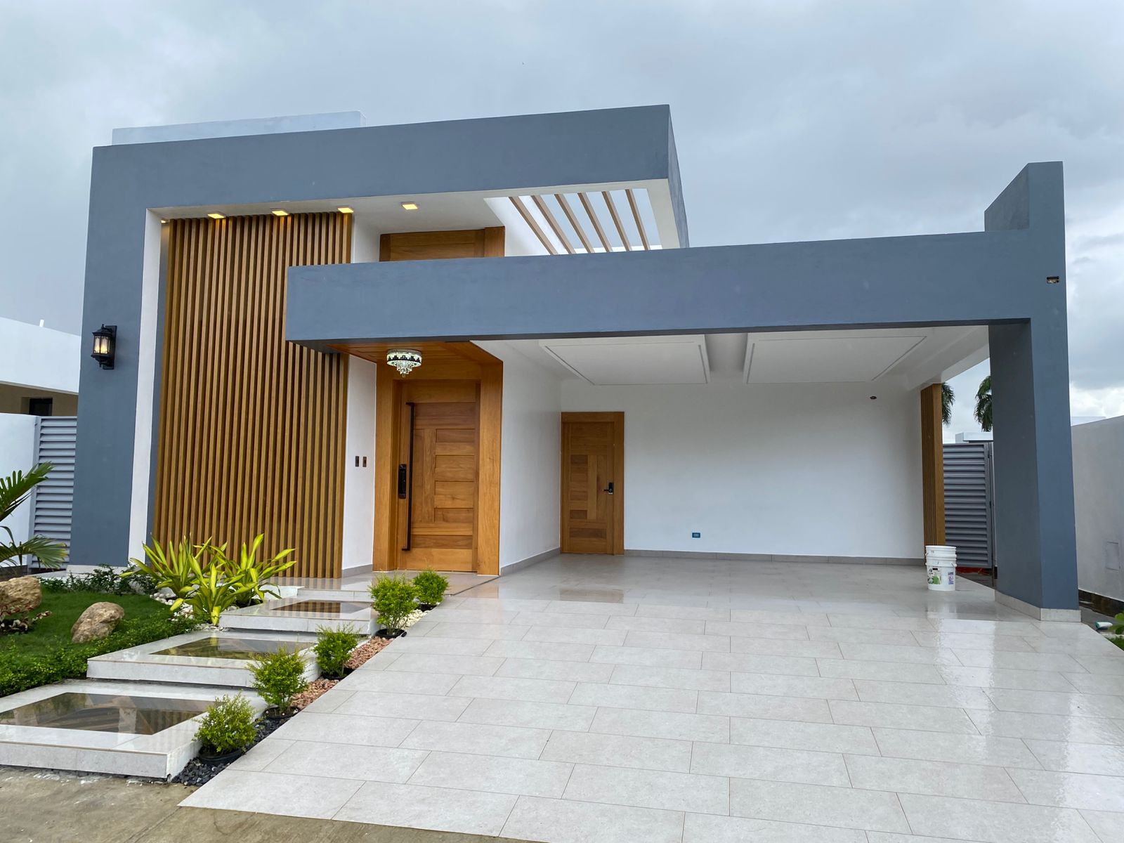 casas - Moderna Casa de Venta en Proyecto Cerrado, Gurabo 3