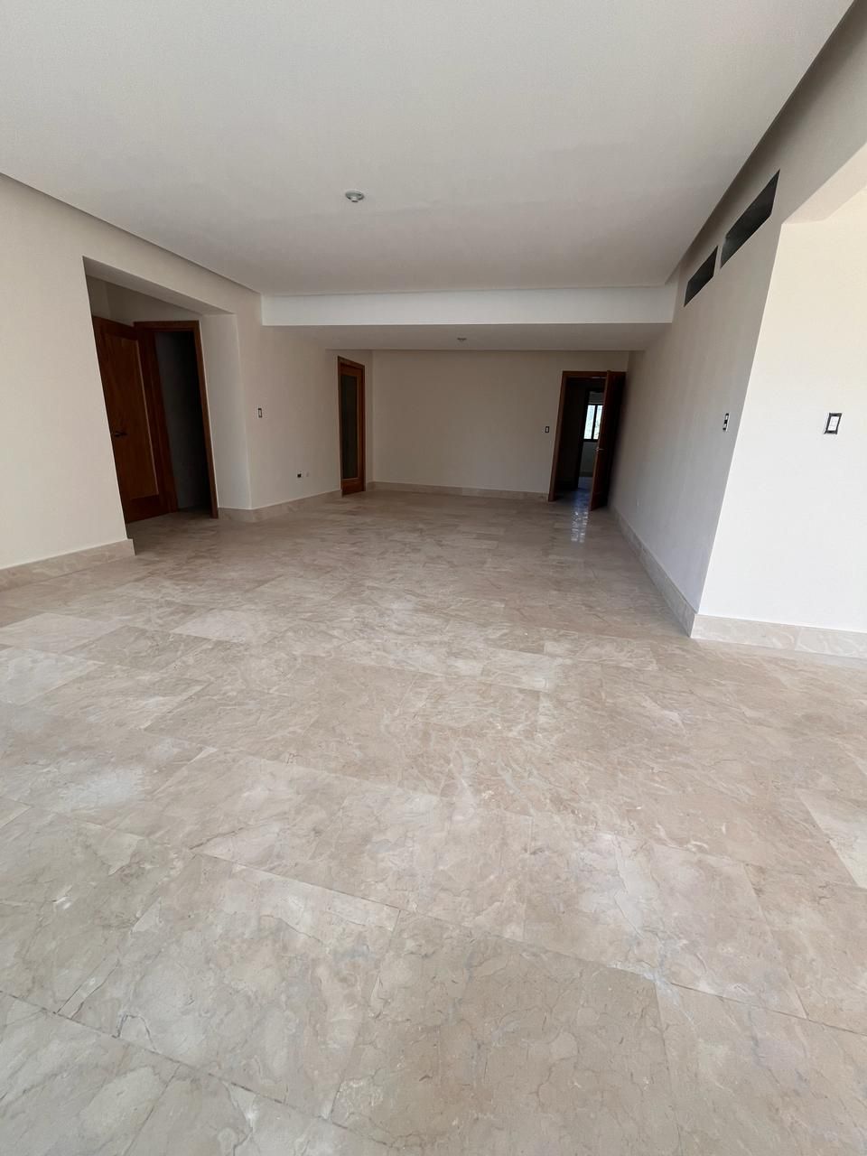 apartamentos - Proyecto en excelente calle Naco, vista al sur 6