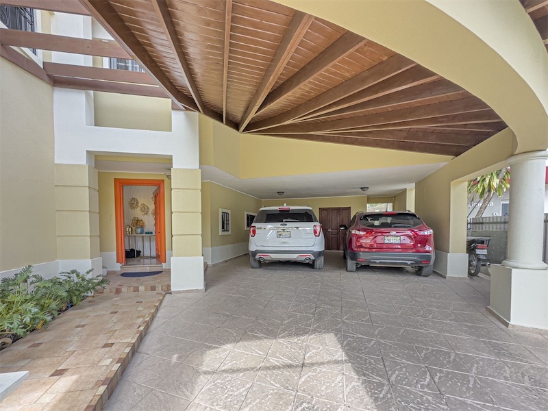 casas - Venta de mansión con 568mts y piscina en el Distrito Nacional sector Julieta 7