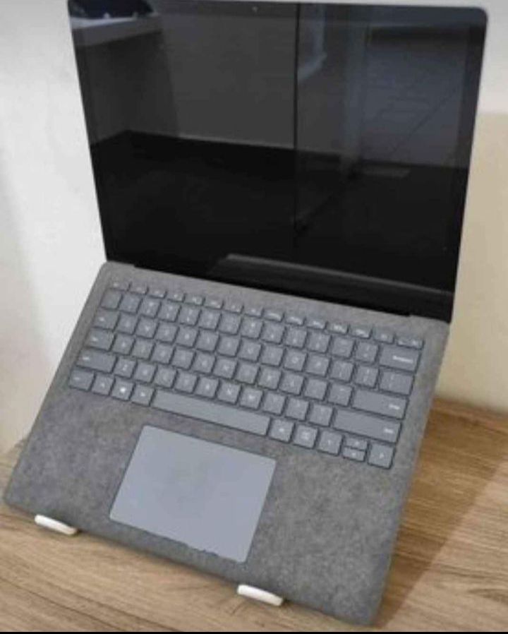 computadoras y laptops - Laptop Microsoft Surface 4, pant 14'' QHD, core i5, 512GB SSD, 8GB RAM, Nueva 1