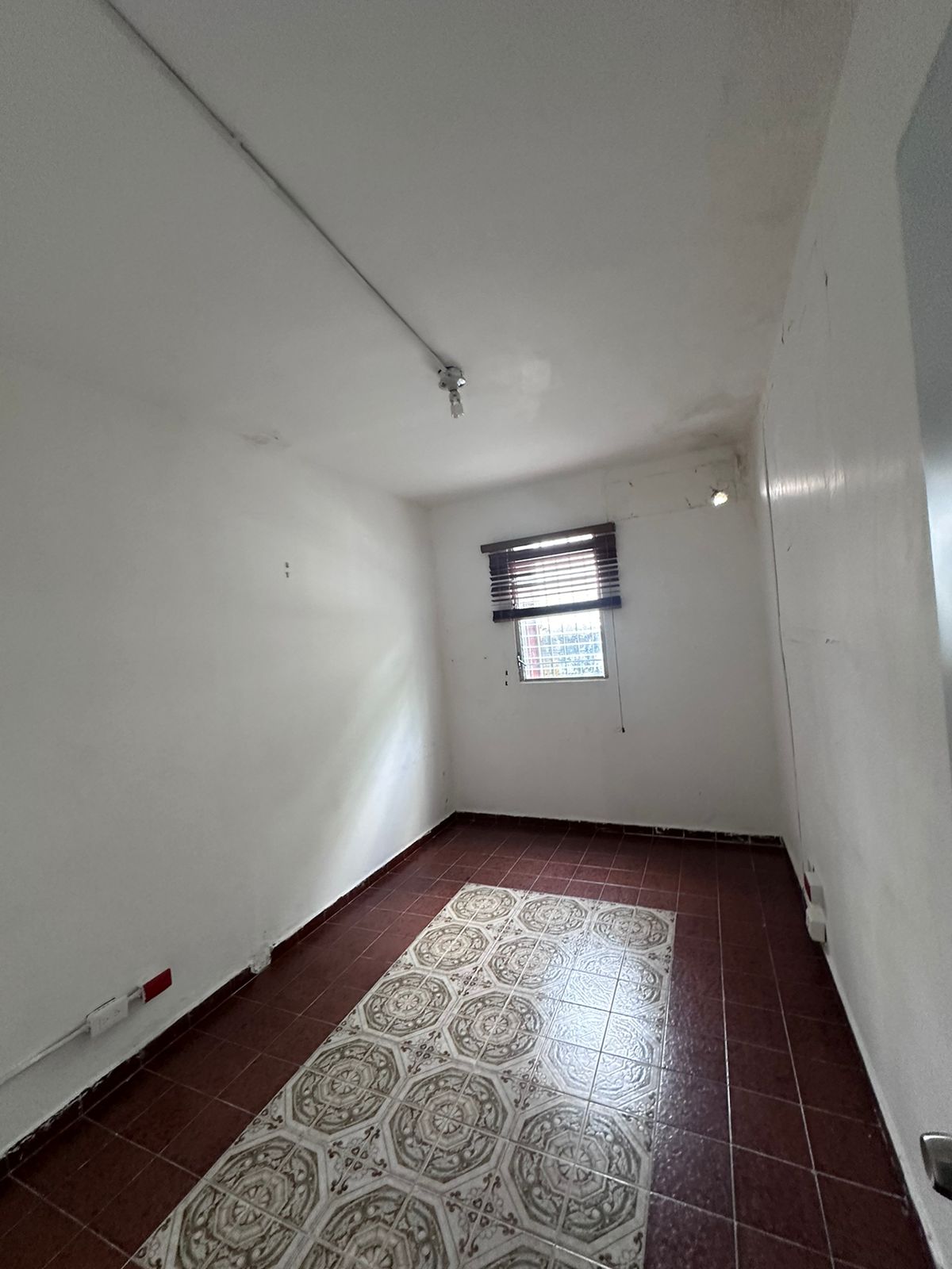 oficinas y locales comerciales - Alquilo Casa Comercial en Los Prados 5