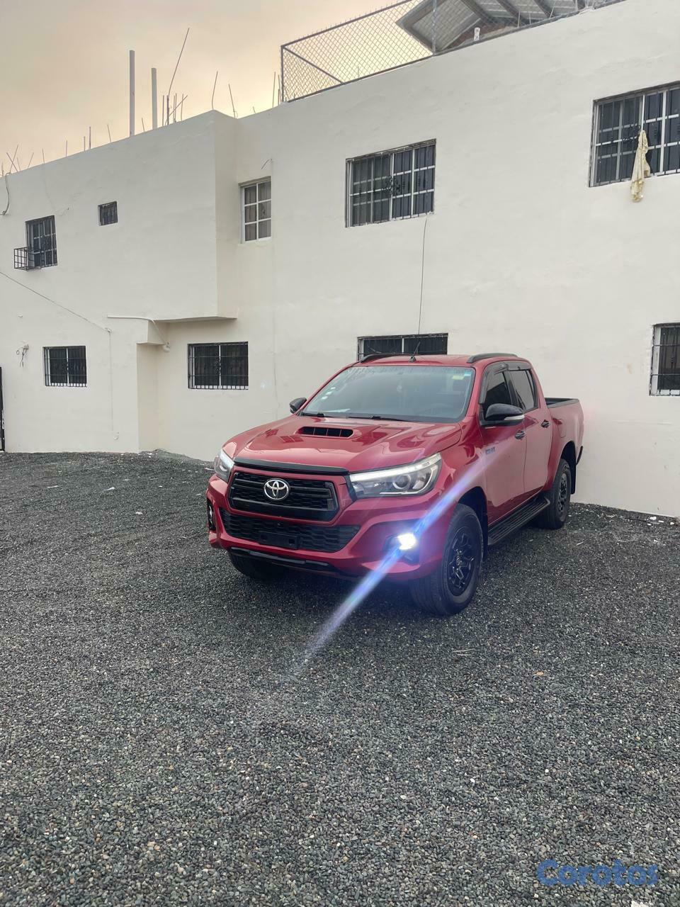 jeepetas y camionetas - Se Vende Toyota Hilux 2017 2