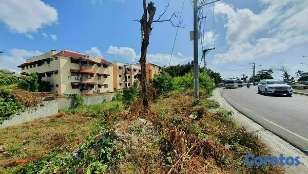 solares y terrenos - Solar en esquina en corales del sur 3