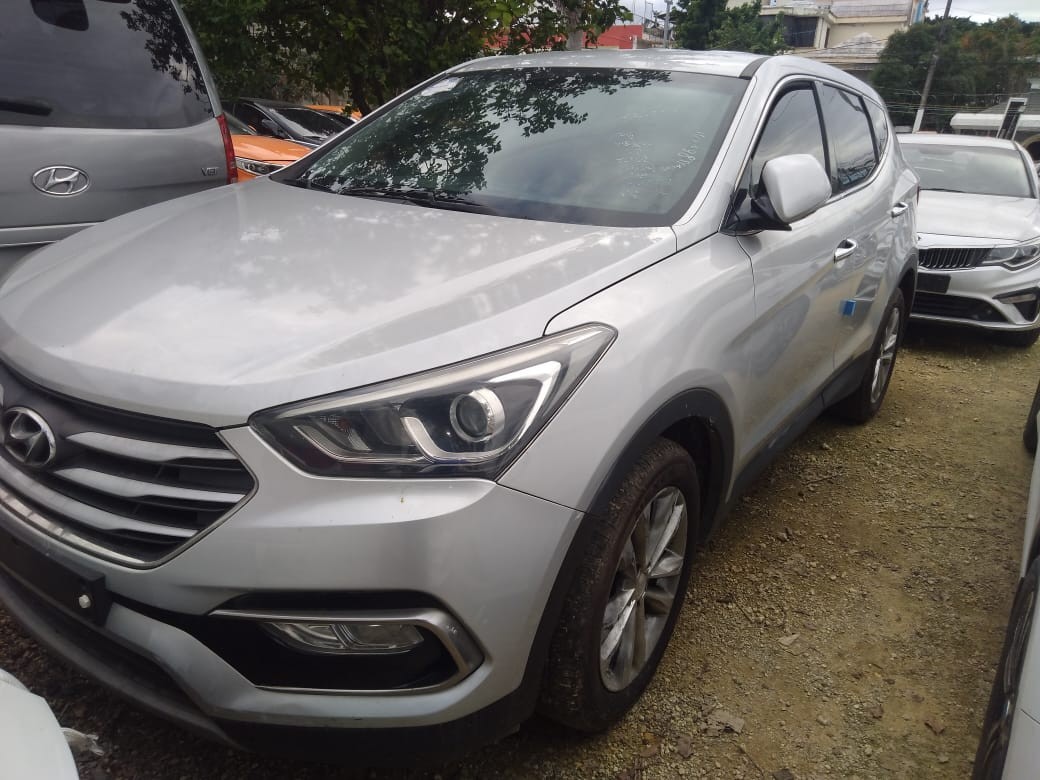 jeepetas y camionetas - HYUNDAI SANTA FE 2018 GRIS