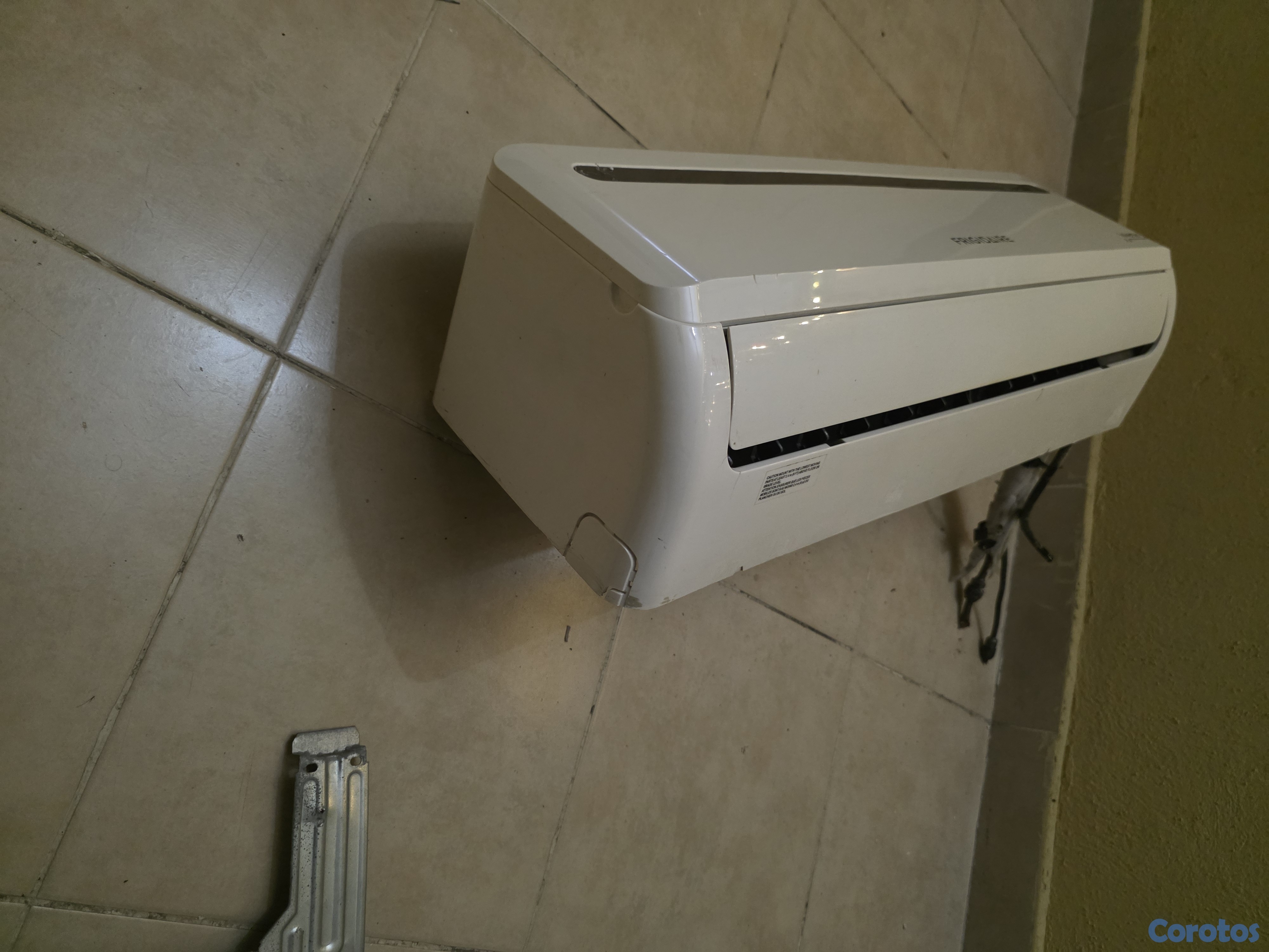 electrodomesticos - RD$2,000 – Aire Acondicionado Frigidaire Inverter (solo para piezas) 6