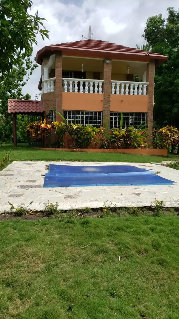 solares y terrenos - Solar 30,500 mts por el merca santo domingo 
 4