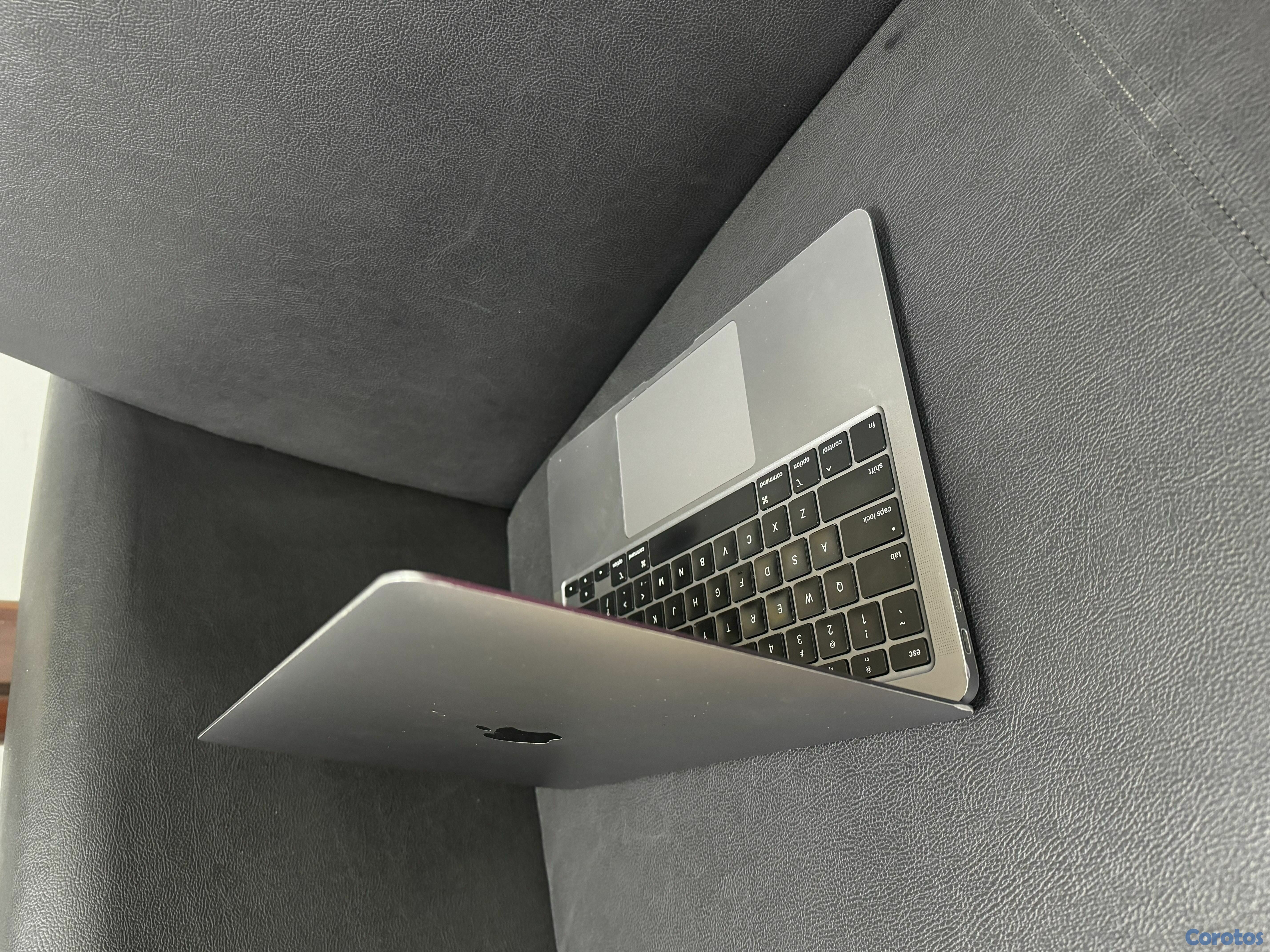 computadoras y laptops - MACBOOK AIR 7 2020, INTEL CORE I5, 8GB, 512GB SSD 5