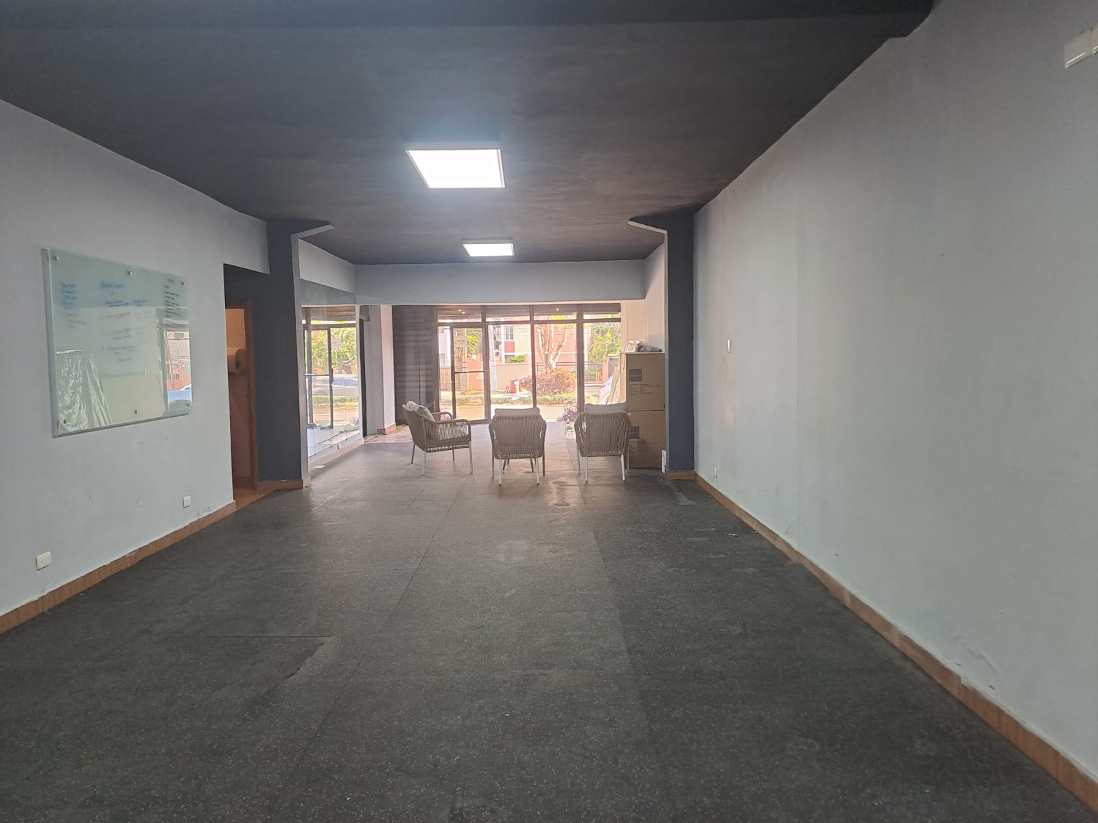 oficinas y locales comerciales - Alquilo Local  1er piso  180 mts en bella vista