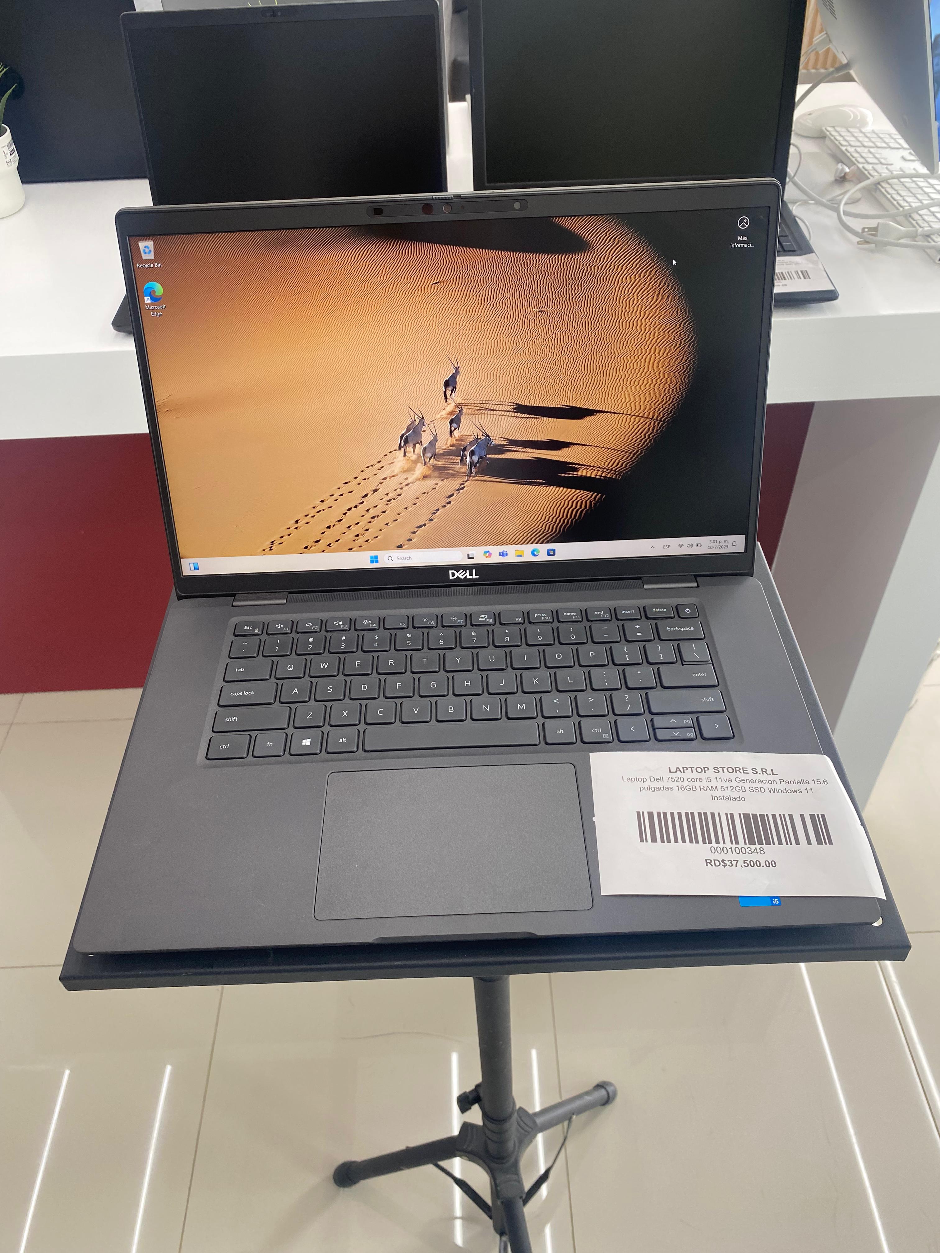 computadoras y laptops - Laptop Dell 7520 core i5 11va Gen 15.6¨ 16GB RAM 5 0