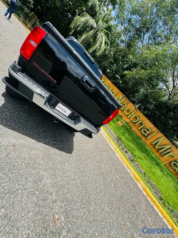 jeepetas y camionetas - la más nueva  6