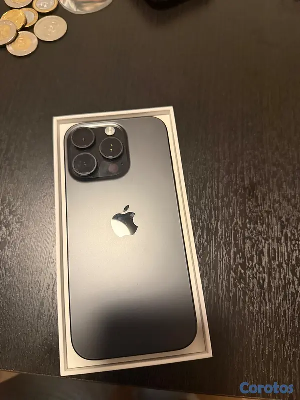 celulares y tabletas - Vendo IPhone 16 pro 256 GB.   7