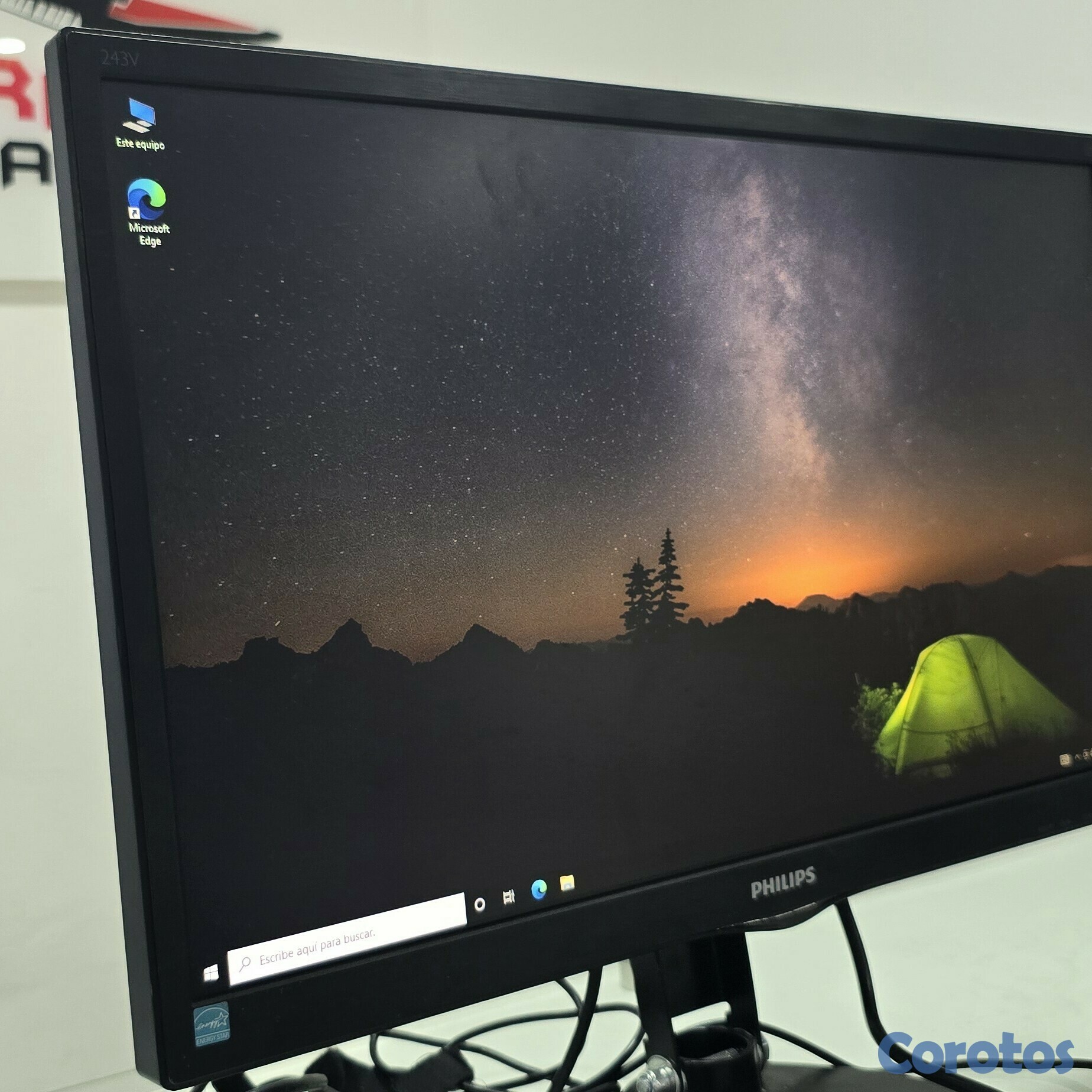 computadoras y laptops - Monitor Phillies 24 Pulg hdmi se puede enganchar ala pared 1