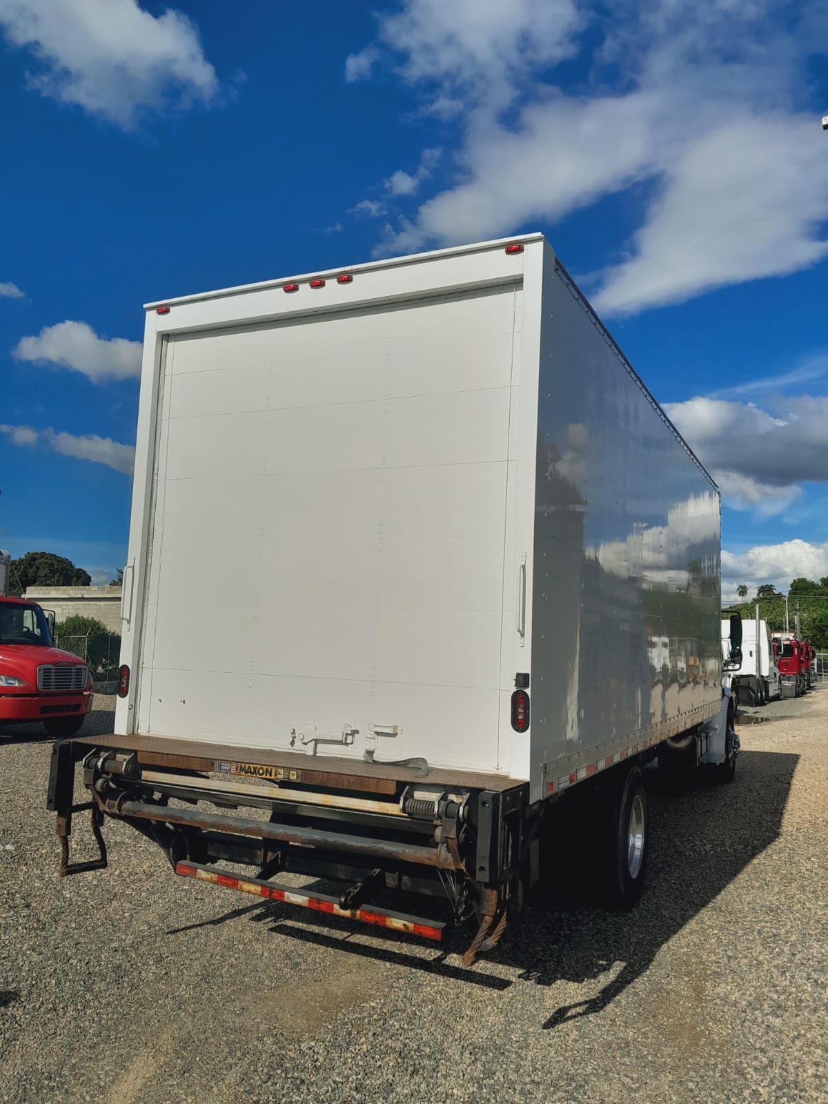 camiones y vehiculos pesados - FREIGHTLINER M2 106 AÑO 2018 5