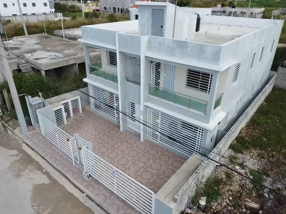 apartamentos - VENDO Edificio de 4 Apartamentos Con Su Titulo, de 2 Habitaciones cada Uno