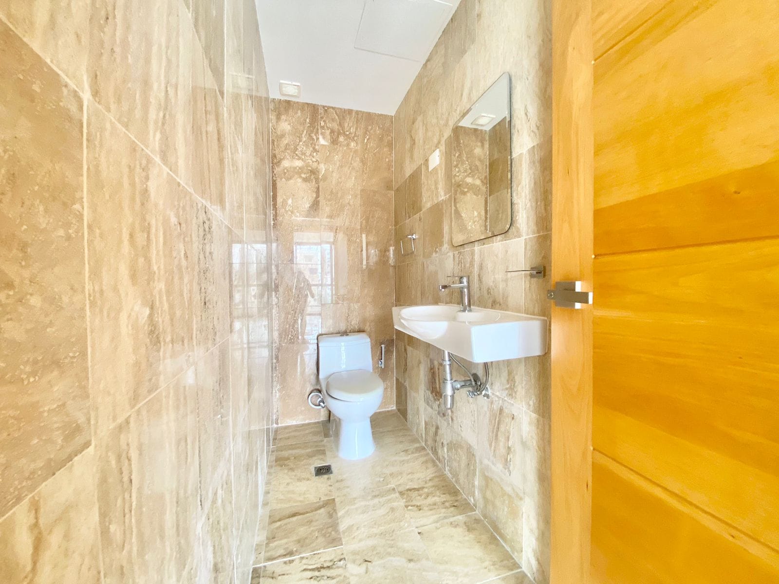 apartamentos - Alquiler en Piantini con Línea Blanca Familiar 5