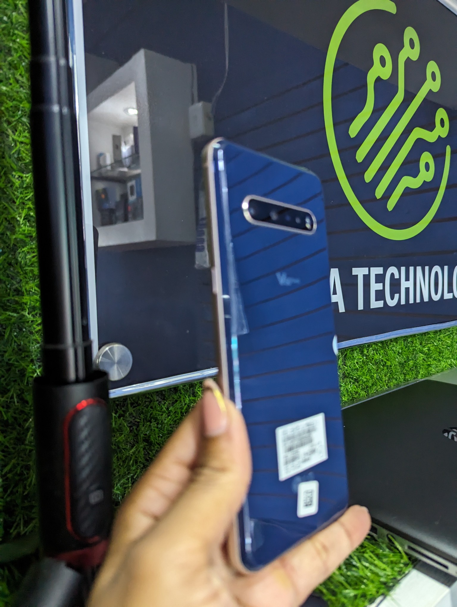 celulares y tabletas - LG V60 disponible  4