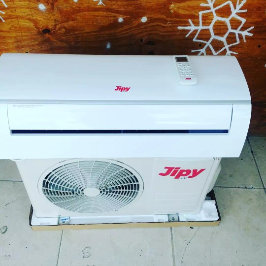 aires acondicionados y abanicos - VENTA DE AIRES 12,000BTU INSTALACIÓN INCLUIDA 0
