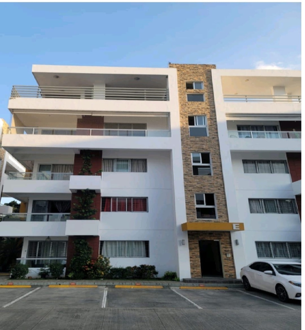 apartamentos - Venta de apartamento 4to nivel con terraza y picuzzi Alma rosa 1 Santo Domingo 1