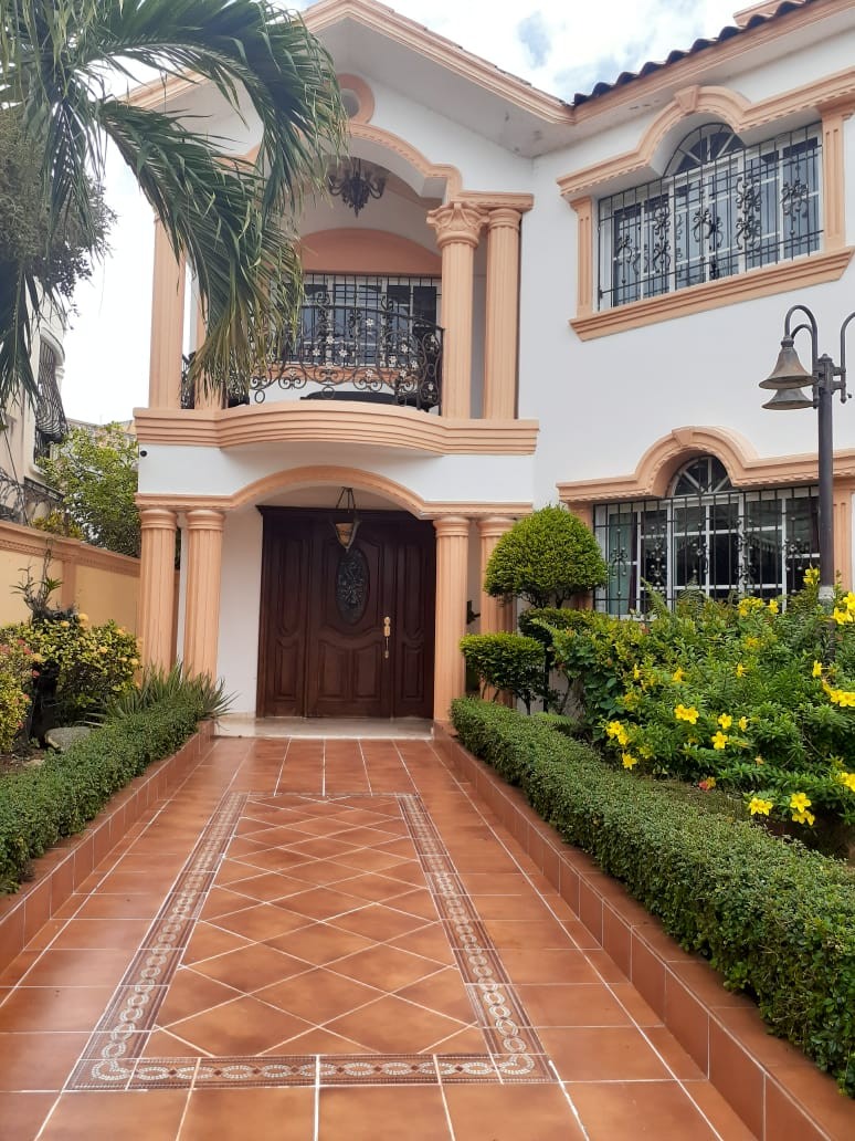 casas - CASA RESIDENCIA CORALES DEL SUR  0