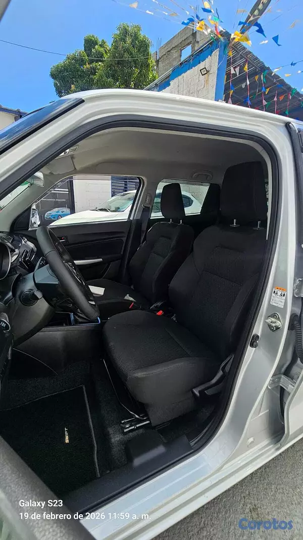 carros - SUZUKI SWIFT 2021 7