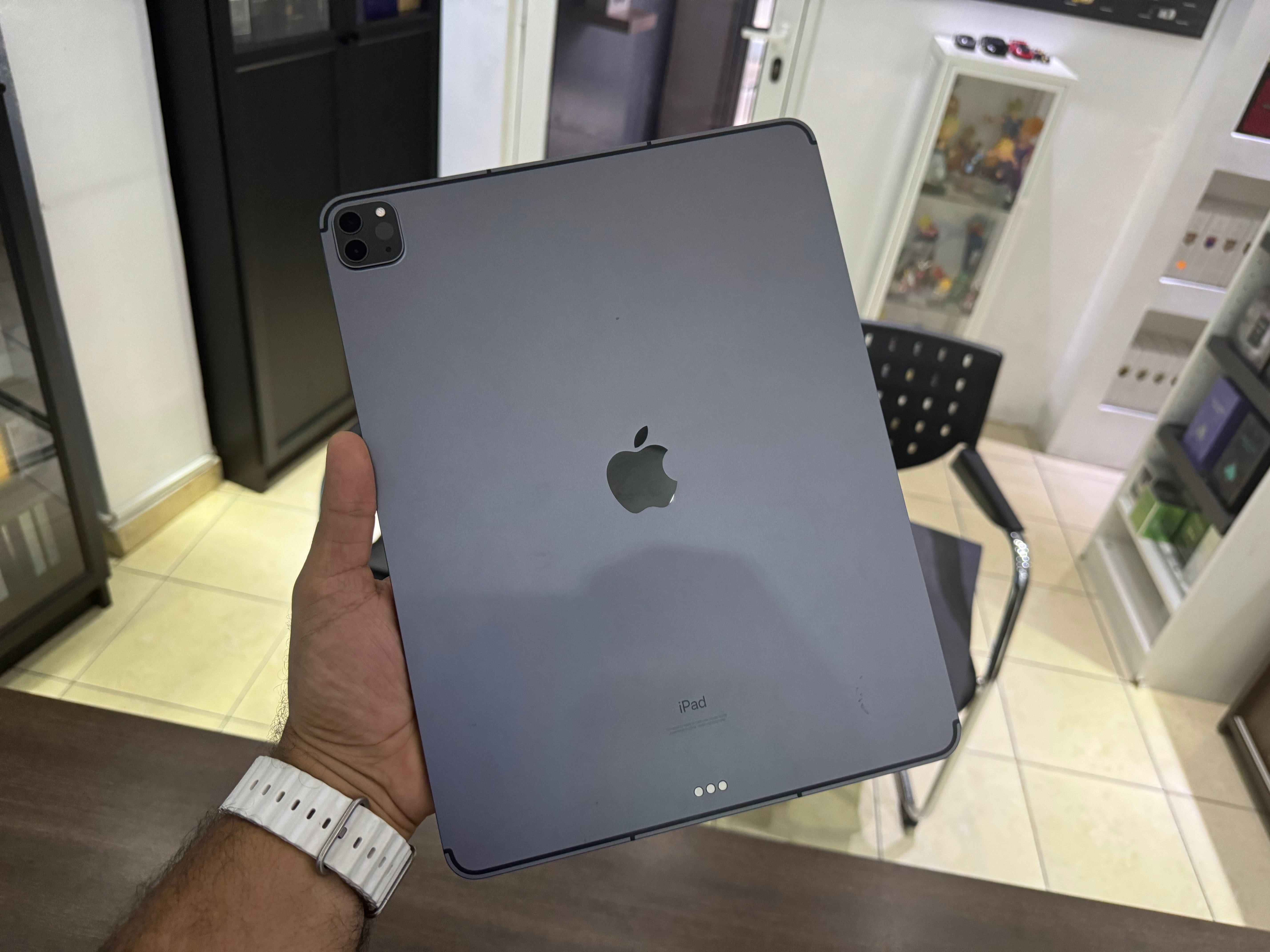 celulares y tabletas - iPad Pro 12.9 -inch 128GB 6ta Gen Wi-Fi + Cel RD$ 42,995 1