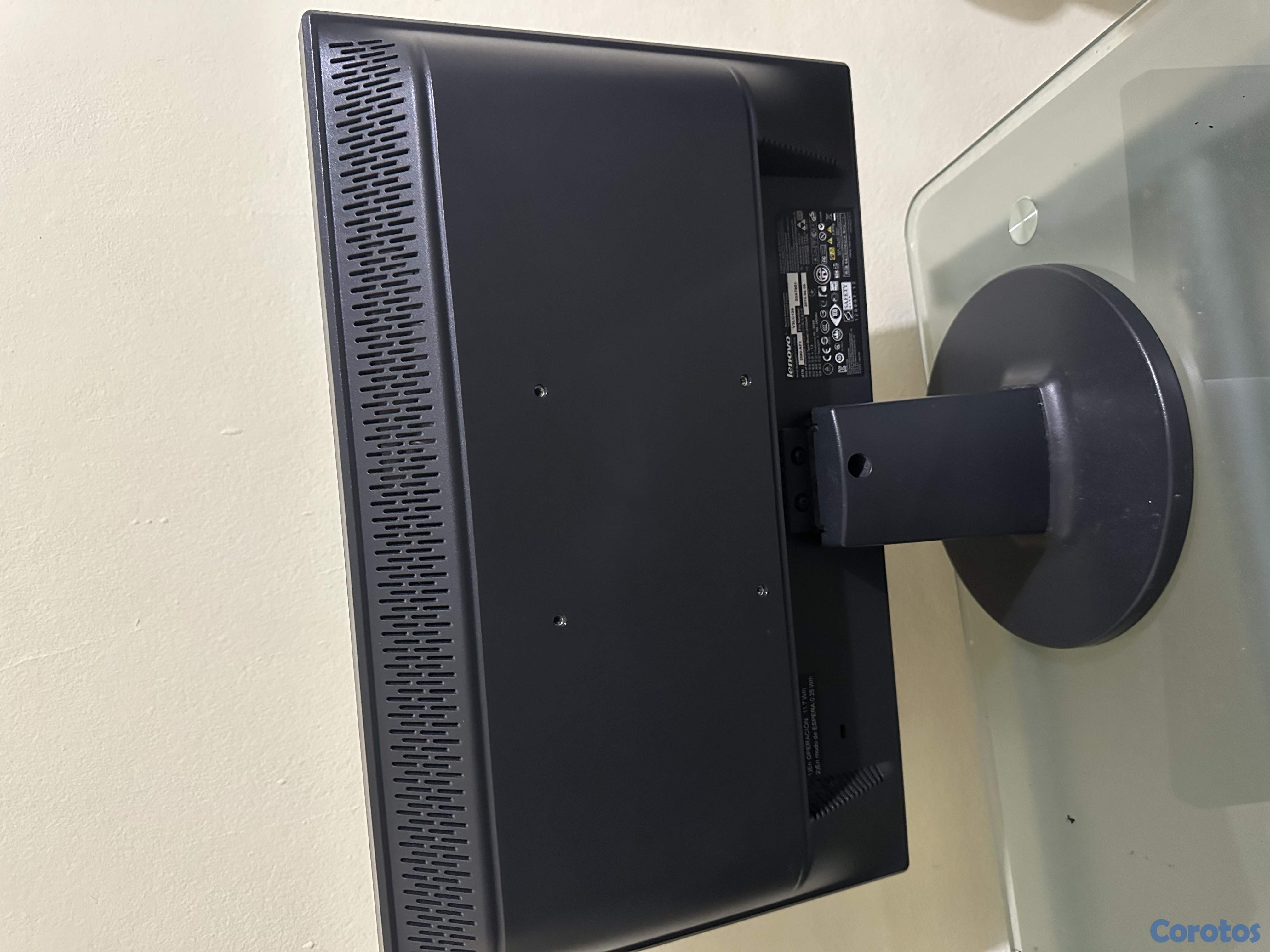 computadoras y laptops - Monitor Lenovo ThinkVision 20” LCD
Resolución 1366x768 
 2