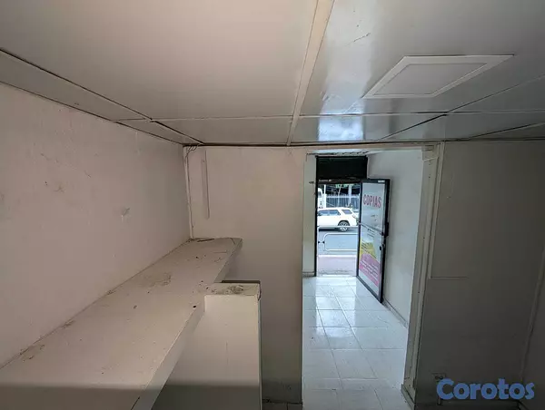 oficinas y locales comerciales - Alquiler Local Ubicado en la Avenida Francia, Gazc 2