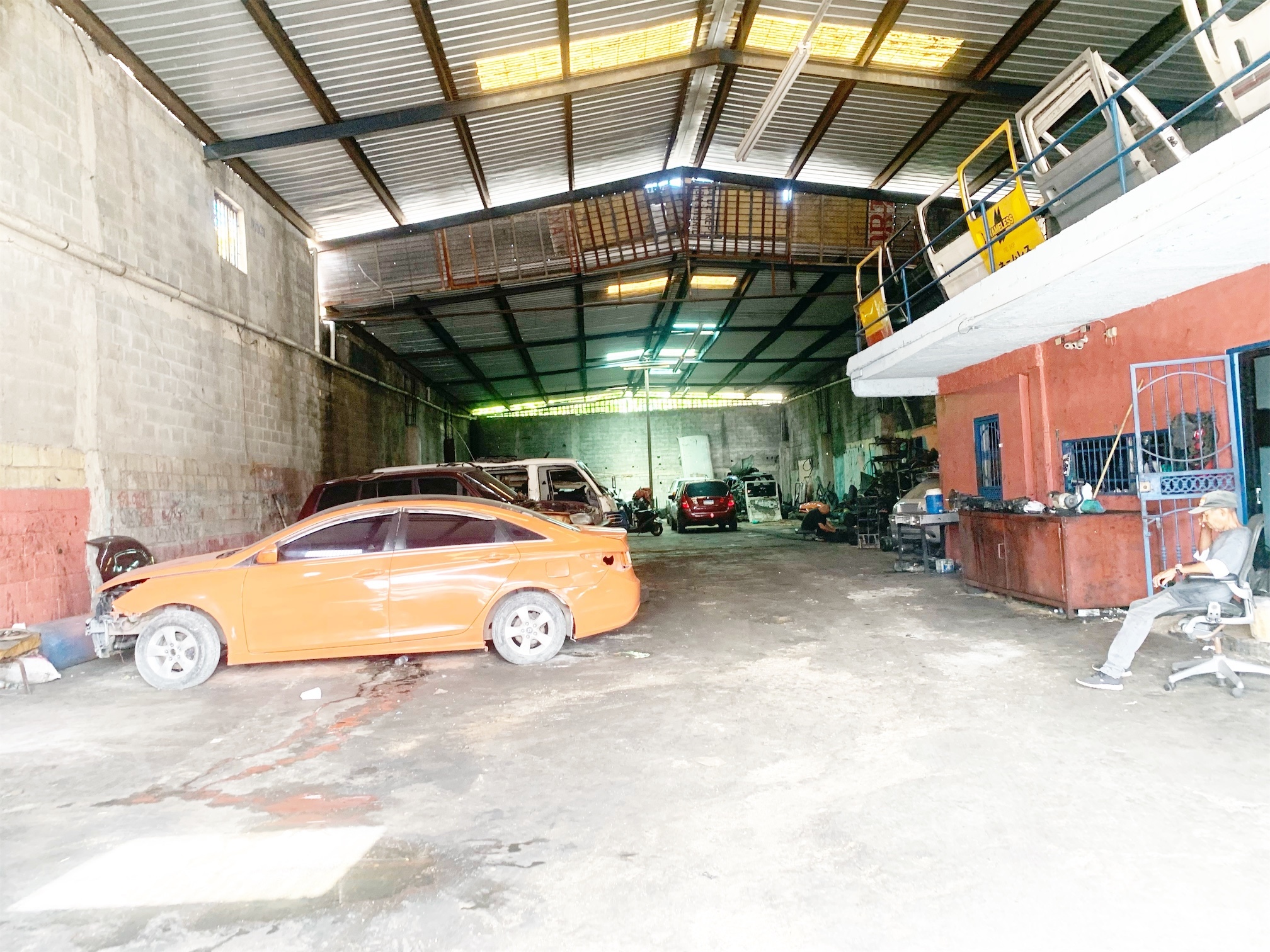 oficinas y locales comerciales - Nave industrial en zona céntrica y comercial  3