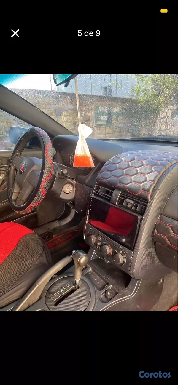 carros - El vehículo de la imagen es un Mitsubishi Galant d 4