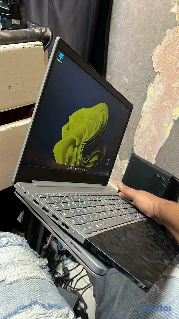 computadoras y laptops - Laptop Lenovo Ideapad 3 /i3-1115G4 @3.0Ghz/15.6 LC 3