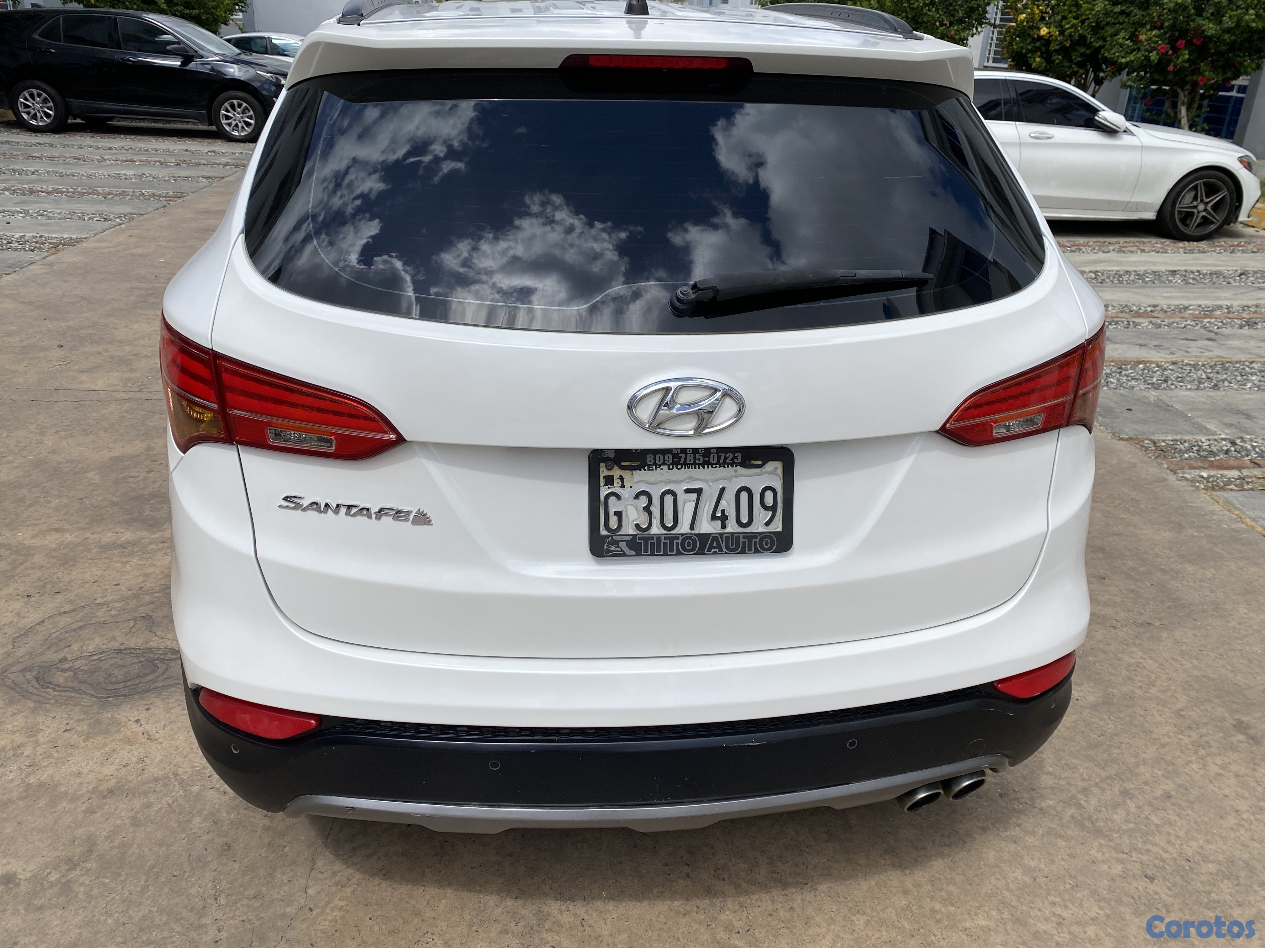 jeepetas y camionetas - Hiunday Santa Fe uso urbano, excelente condiciones 7