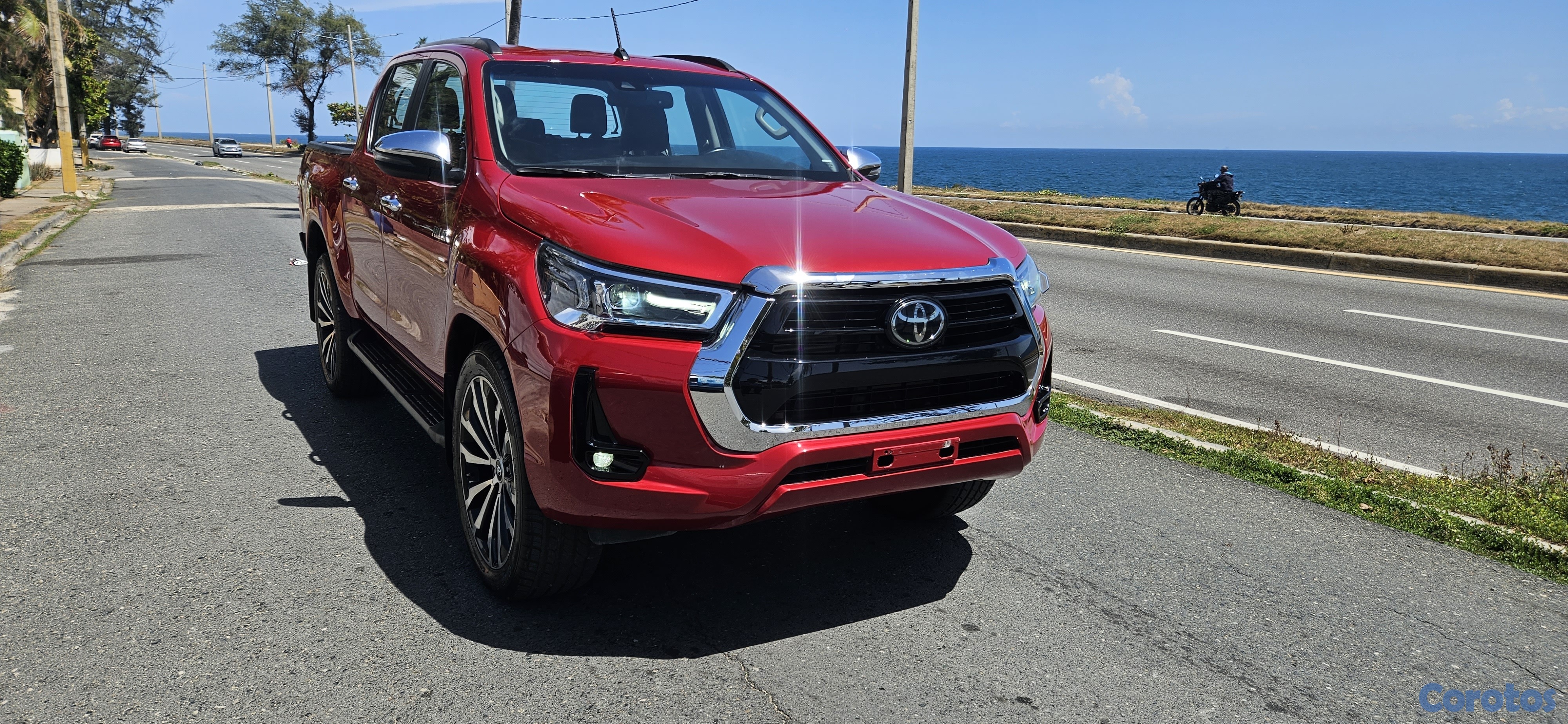 jeepetas y camionetas - Toyota hilux 2022 srv 3