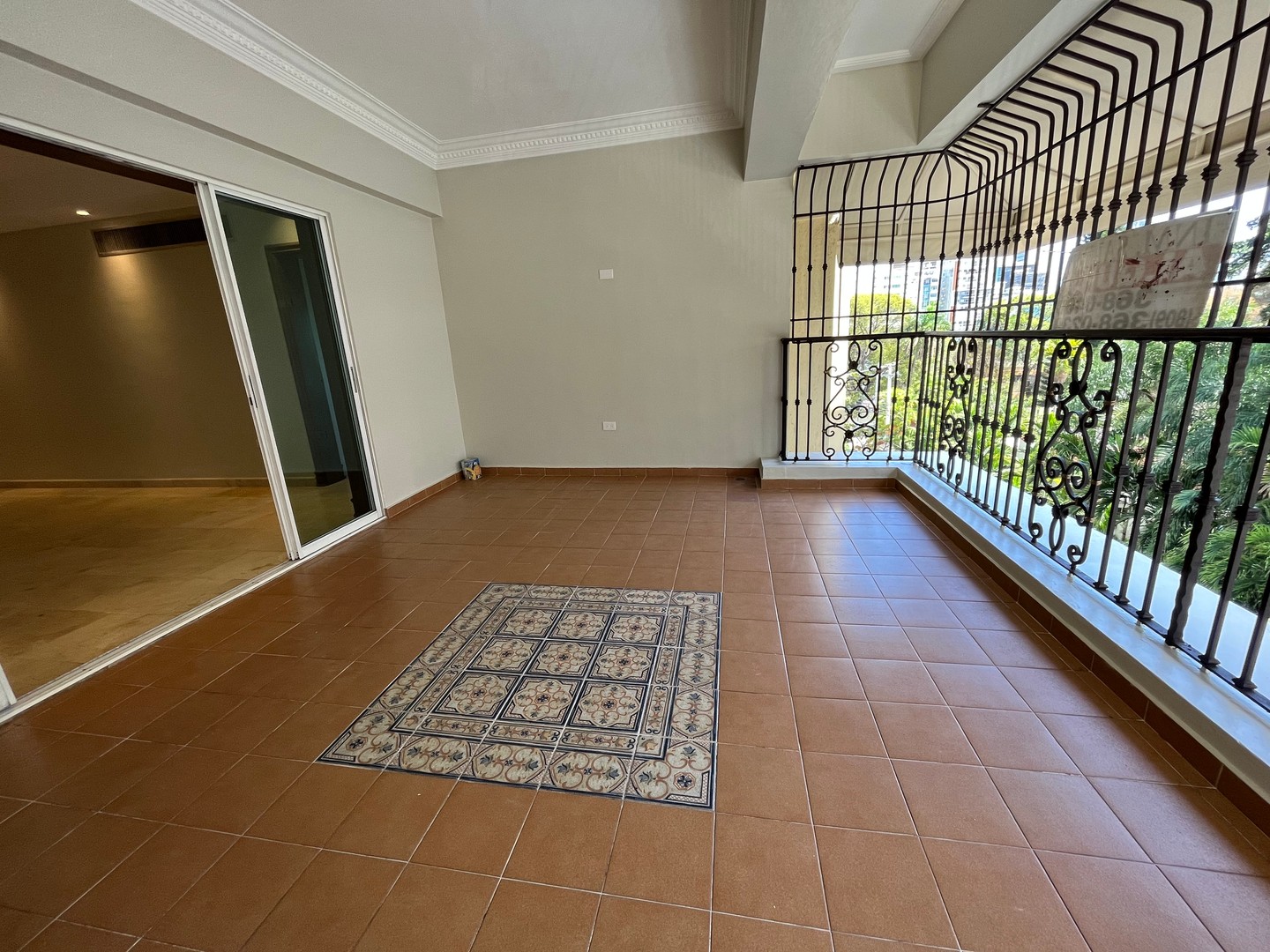 apartamentos - Apartamento En Alquiler En Piantini De Tres Habitaciones + Estudio 8
