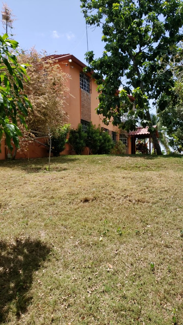 solares y terrenos - Solar 30,500 mts por el merca santo domingo 
 4