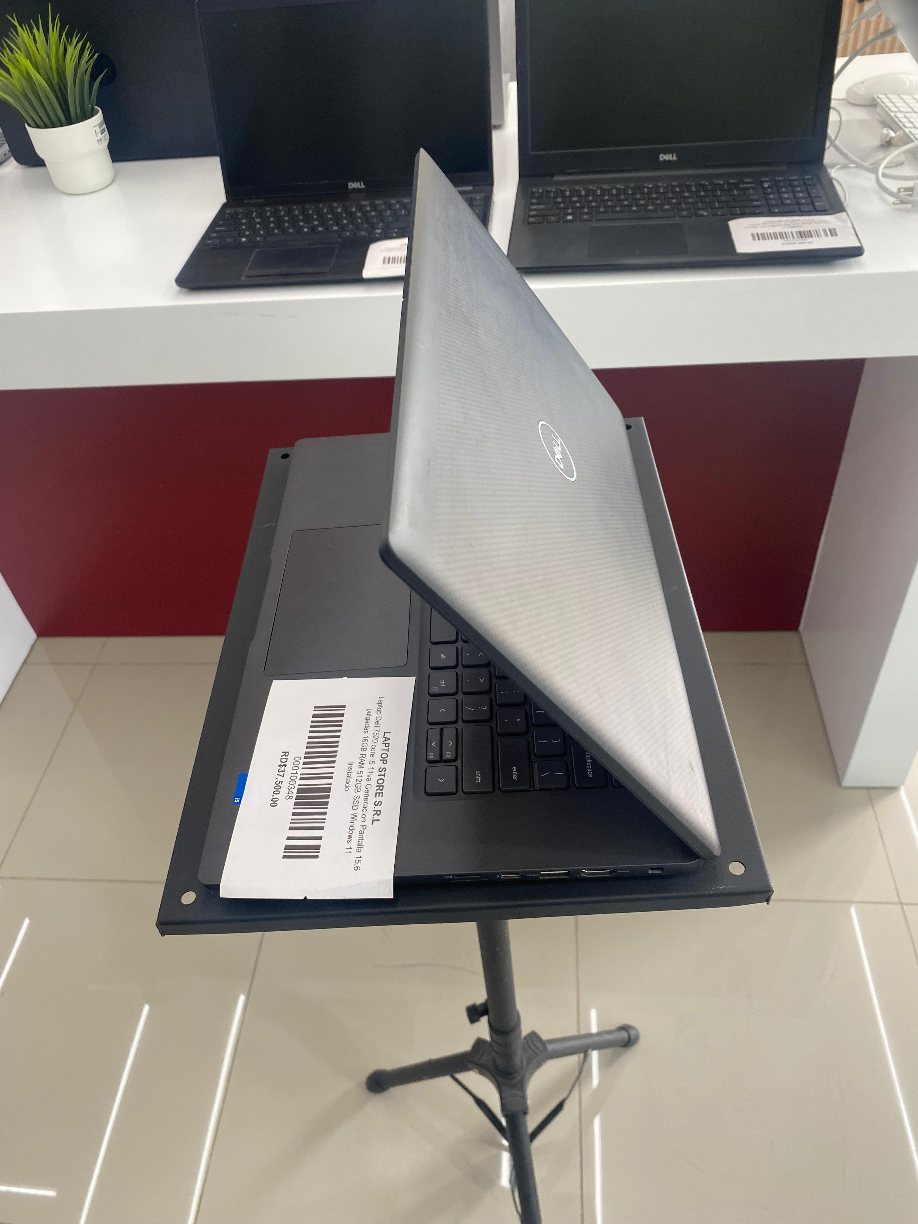 computadoras y laptops - Laptop Dell 7520 core i5 11va Gen 15.6¨ 16GB RAM 5 1