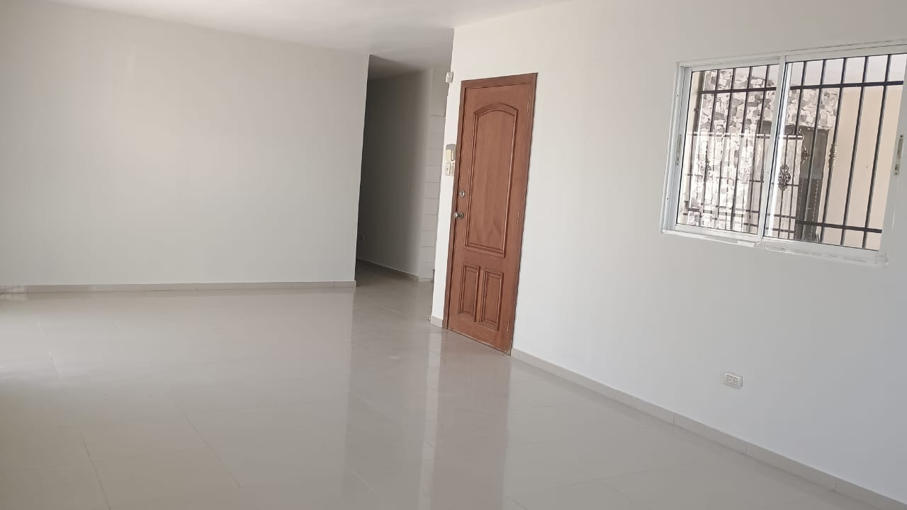casas - Casas de Alquiler En la Jacobo Majluta  8