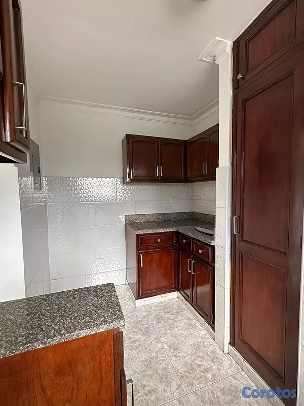 apartamentos - alquiló bella vista dos habitaciones 2.5 baños un parqueo techado  piso 4 balcón 18