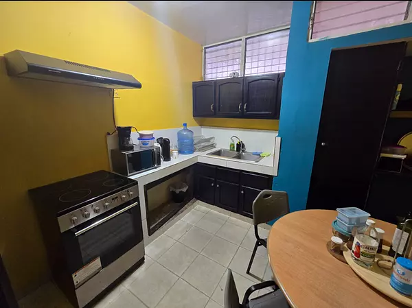 oficinas y locales comerciales - Venta propiedad comercial con almacen 10