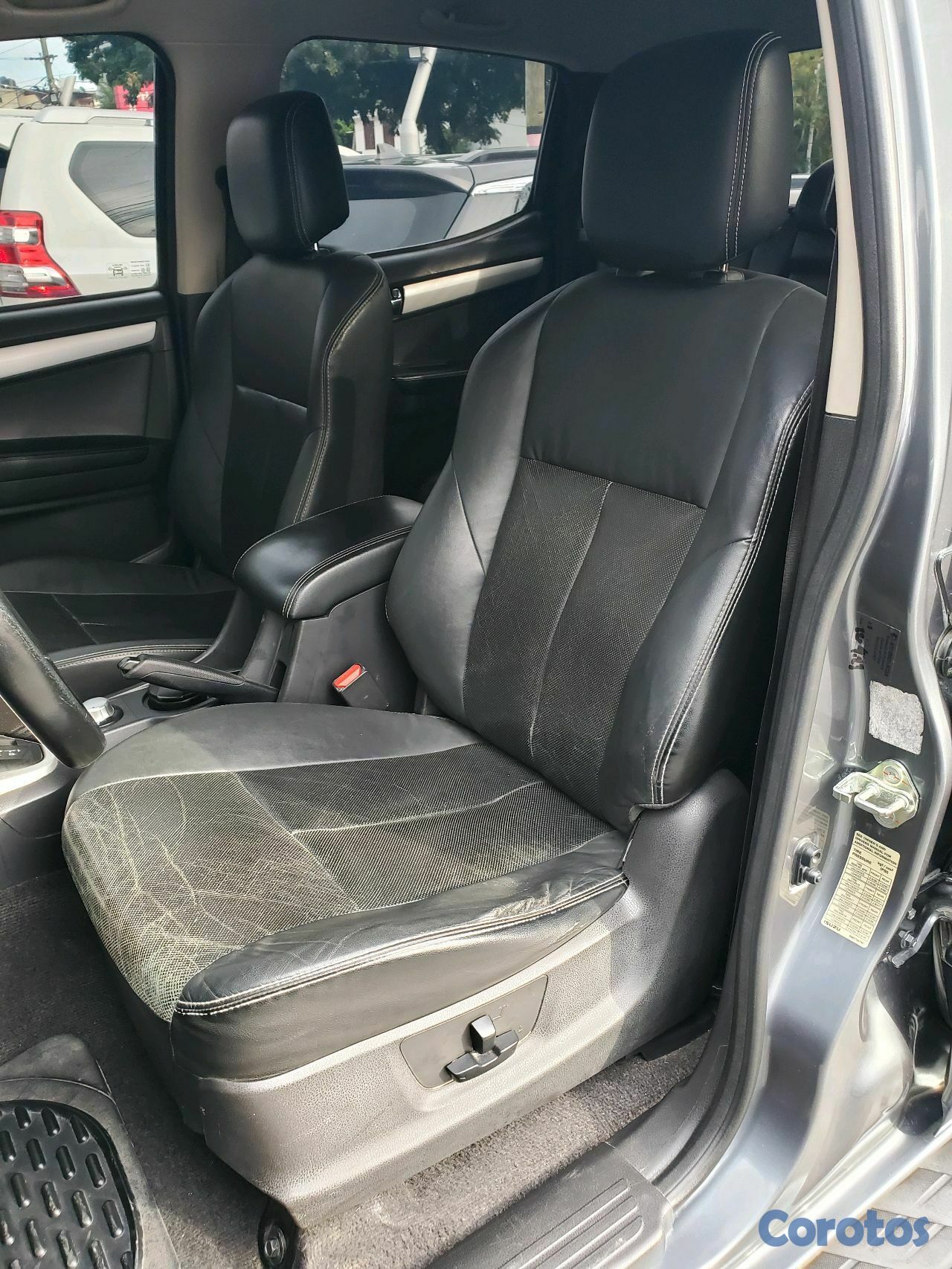 jeepetas y camionetas - Isuzu D'MAX LS 4WD 2020 7