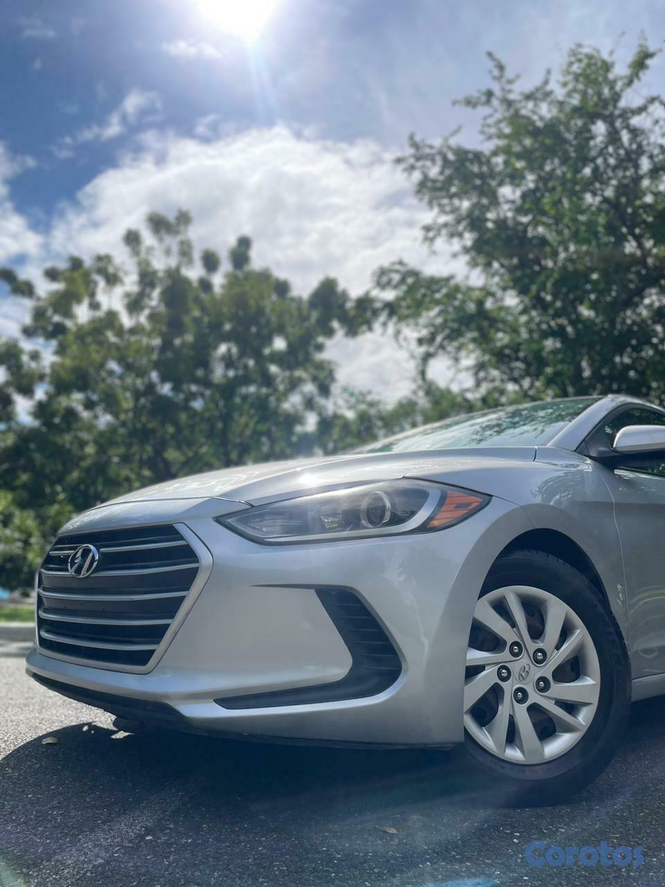 carros - Hyundai Elantra SE 2017 CLEAN CAR FAX 6