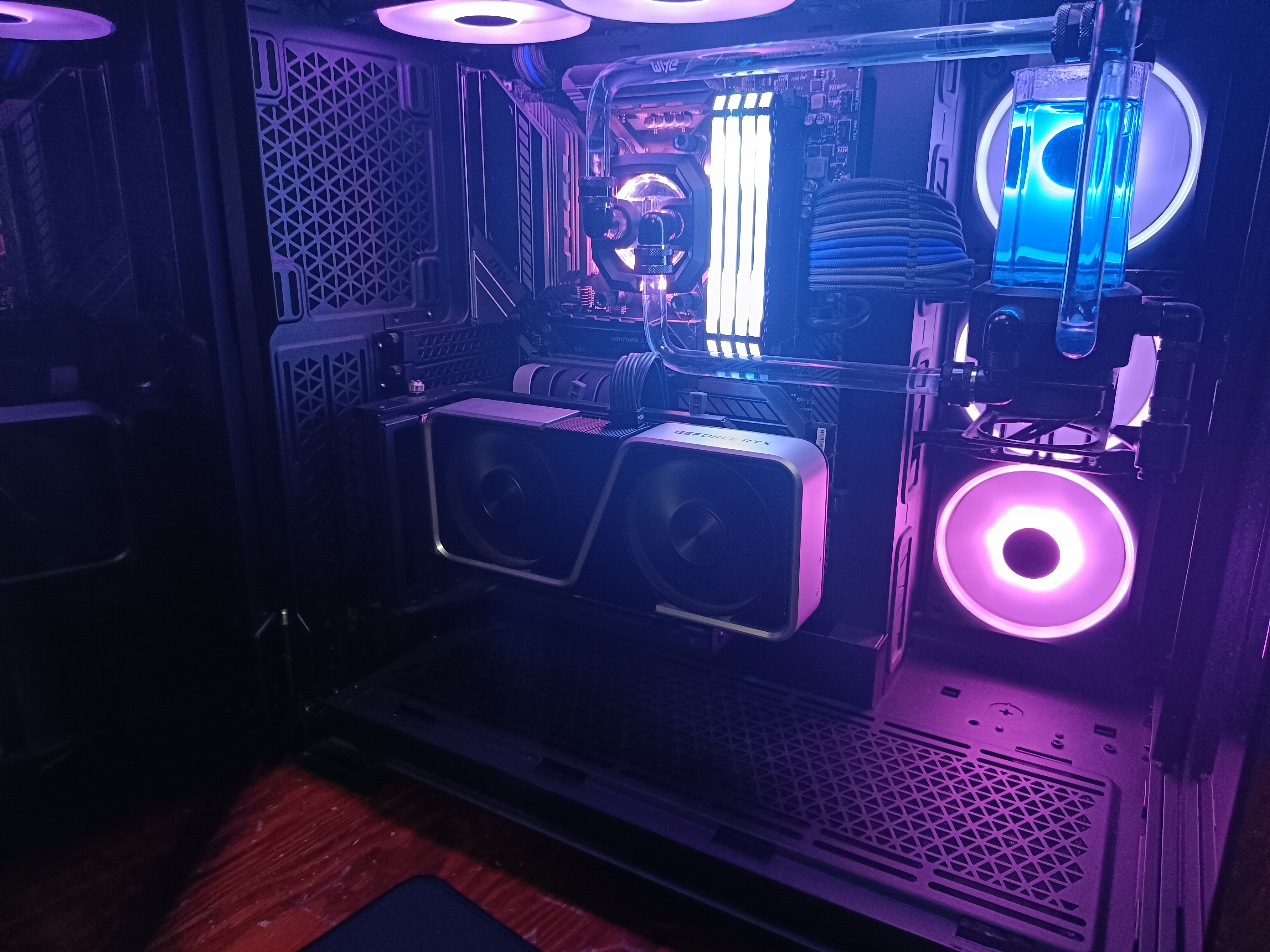 computadoras y laptops - RTX 3060 Ti Founders Edition 8GB GDDR6
 3