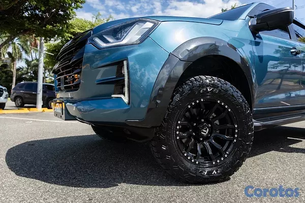 jeepetas y camionetas - Isuzu Dmax 2025 europea  13