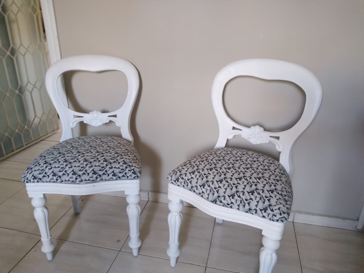 muebles y colchones - Vendo hermoso par de sillas $22,000