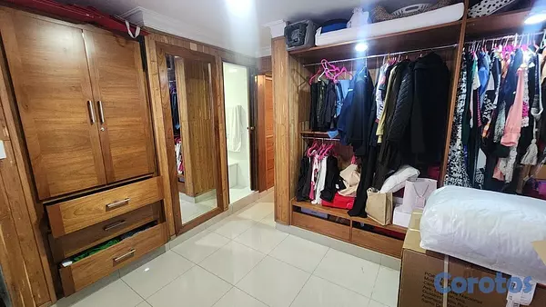 casas - Amplia Casa en Venta – Los Restauradores 9