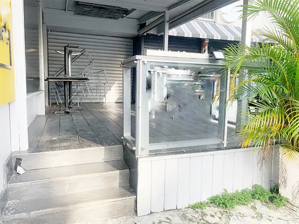 oficinas y locales comerciales - Local con terraza en Piantini 3